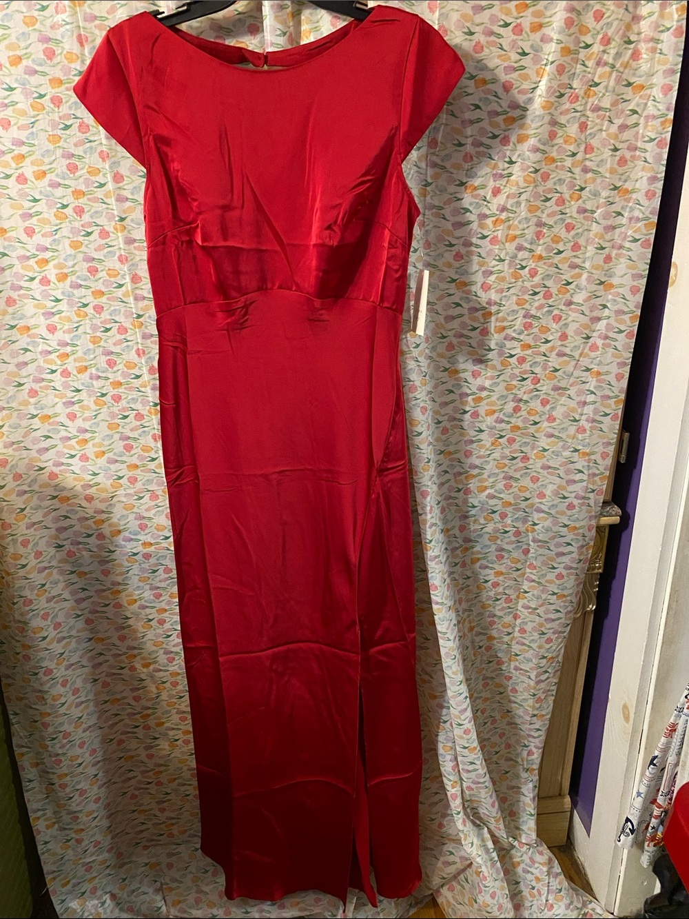 Red Cap-Sleeve Satin Evening Dress with Back Cutout